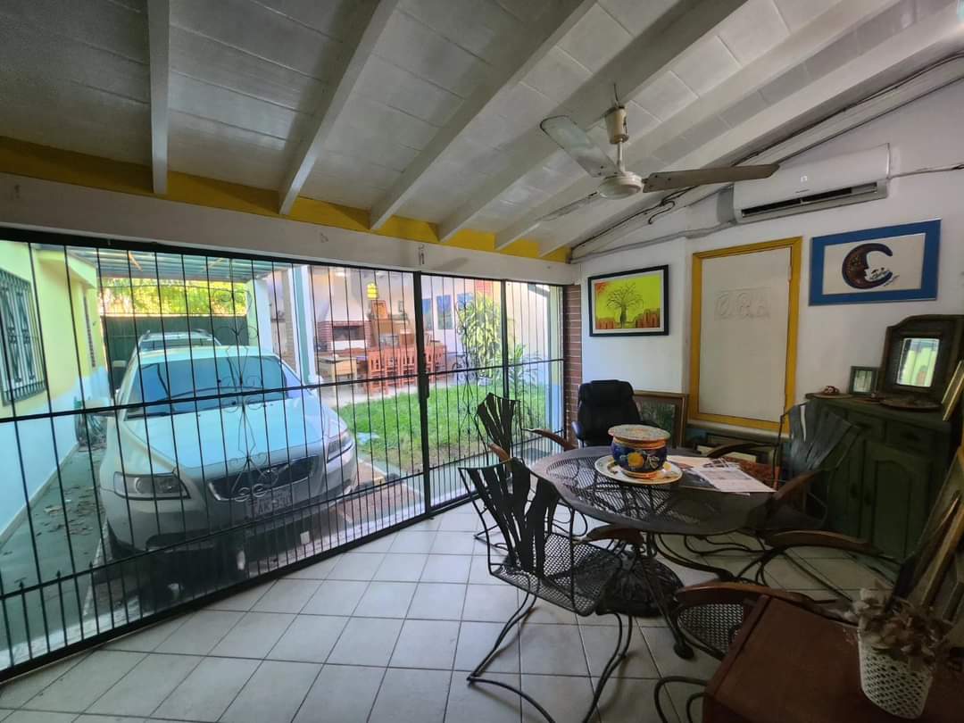 Casa Zona Villamorra Barrio Mburicao 0981 583583 – 3