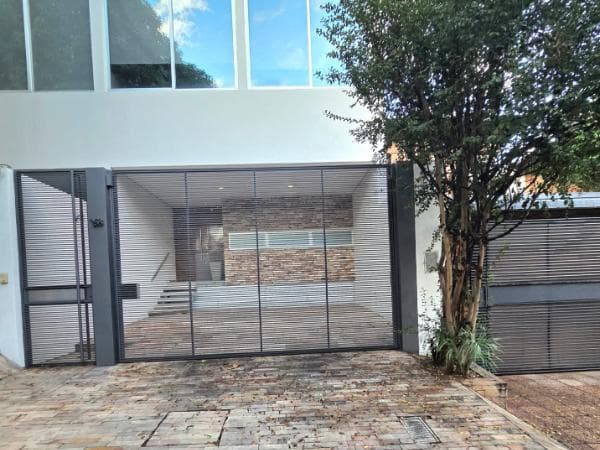 ALQUILER CASA EN BARRIO MBURUCUYA – 2