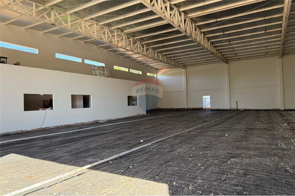 ALQUILO DEPOSITO A ESTRENAR EN MRA – 2