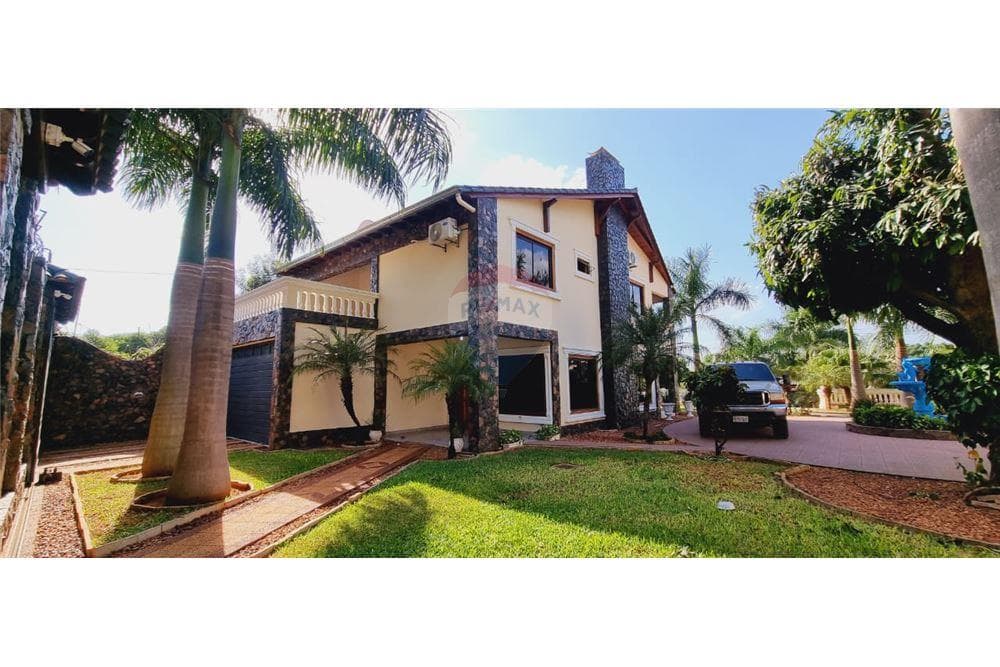 Residencia amplia de 2 plantas - Ñemby, Paraguay