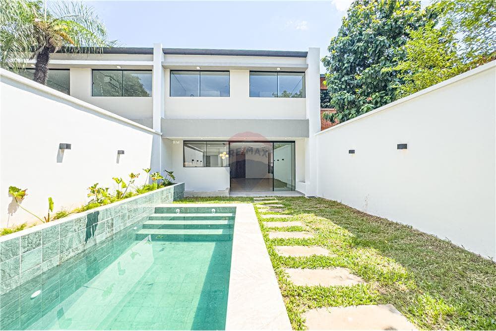 VENDO DÚPLEX EN LUQUE
