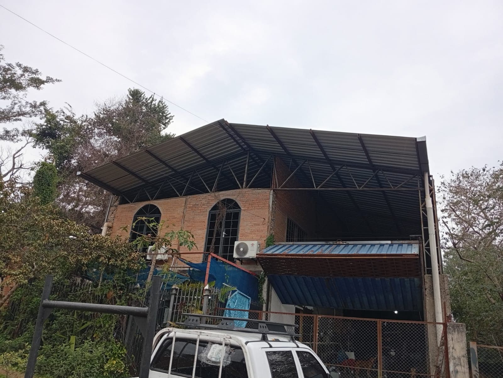 Tinglado En ñemby A 6 Cuadras De Acceso Sur – Con Oficinas Y Energ. Trifásica – 3