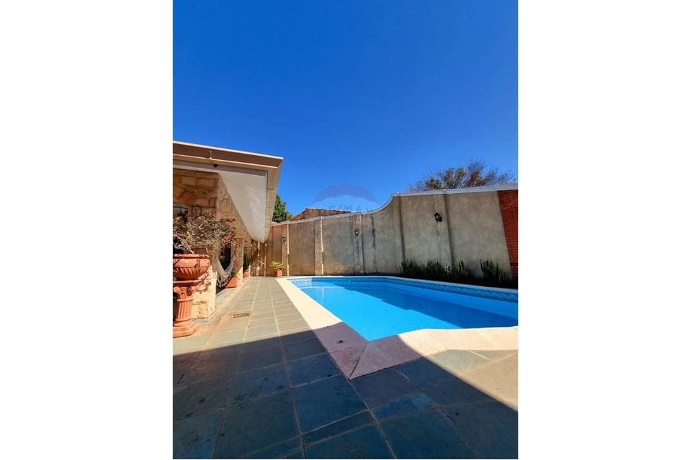 CASA EN VENTA - BARRIO SAN VICENTE – 3