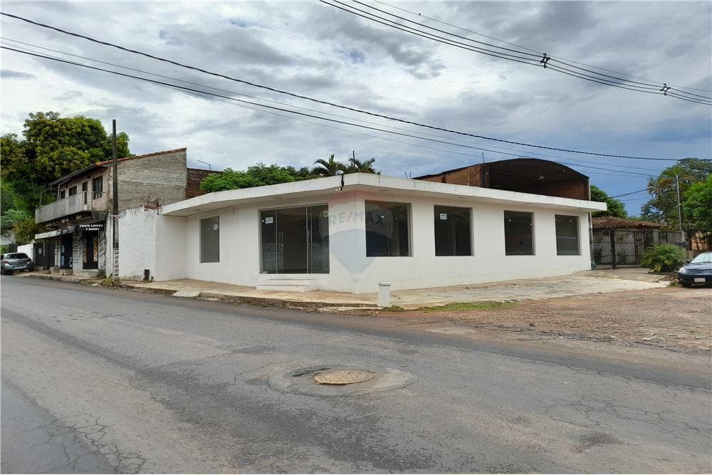 ALQUILO AMPLIO SALON COMERCIAL EN SAN LORENZO