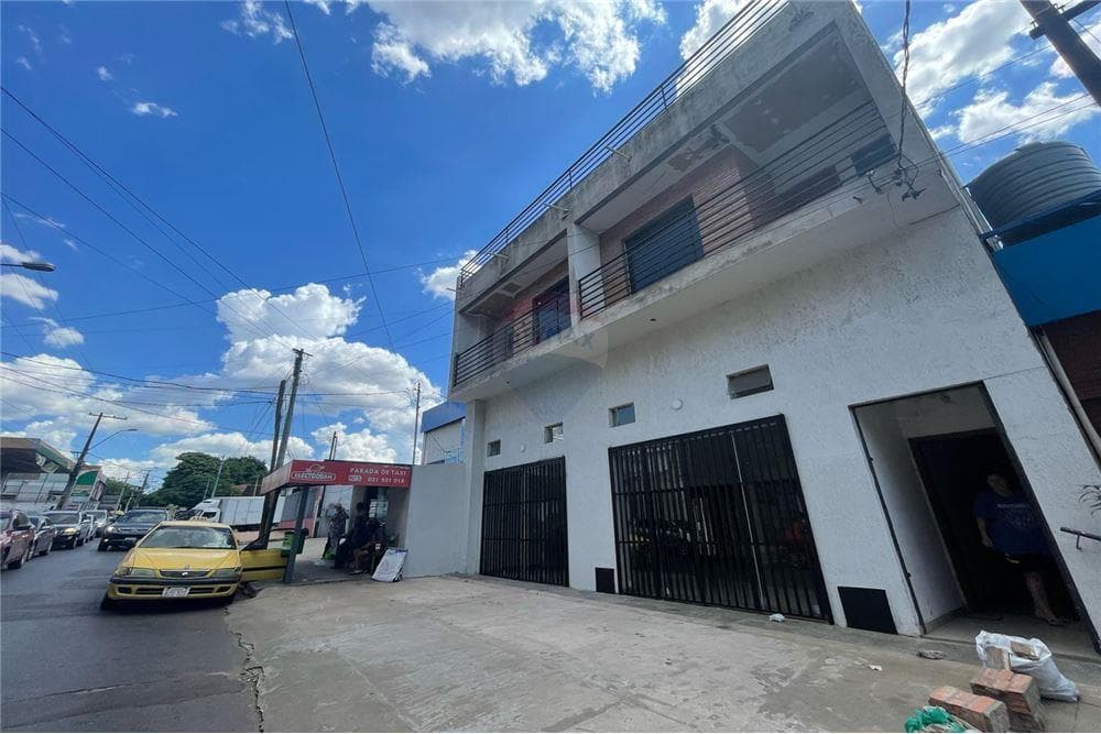 Local Comercial en Fernando de la Mora – Excelente – 2
