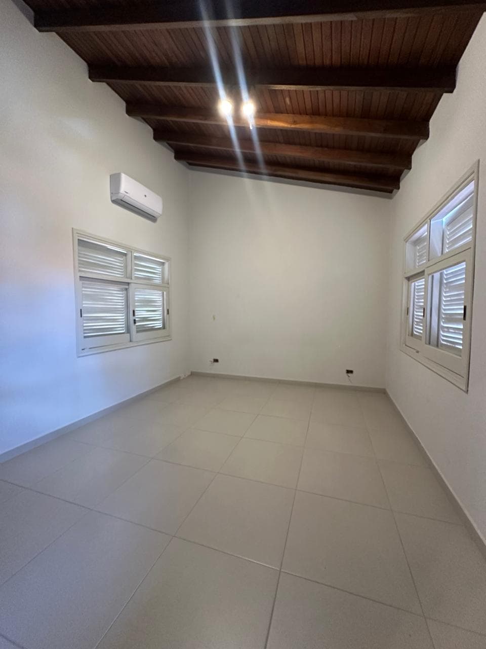 ALQUILO HERMOSO DUPLEX TOTALMENTE REMODELADO EN BARRIO CERRADO “LOS CEDROS” – 3