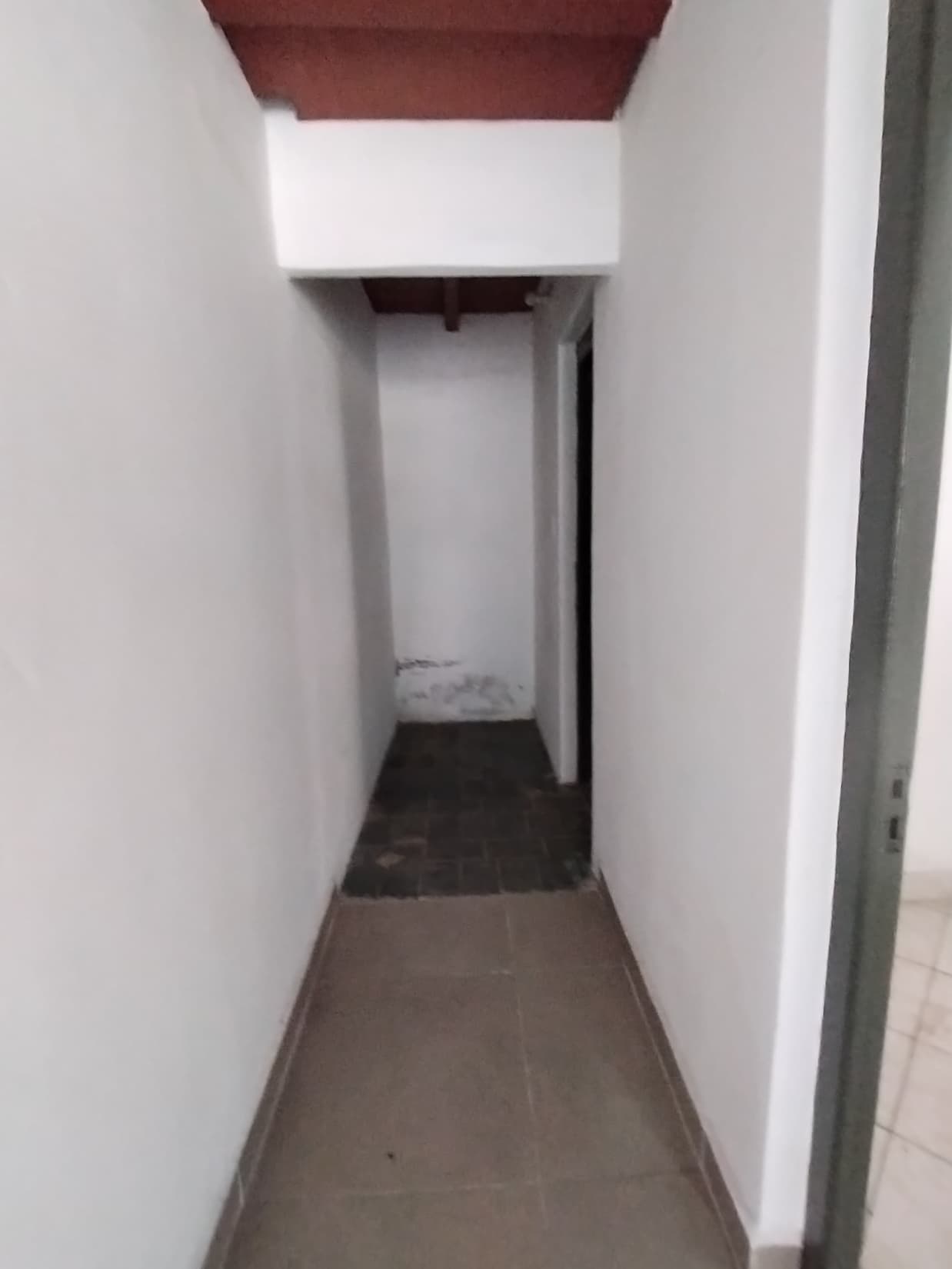 Alquilo Salón Comercial / Oficina – Av. Carlos Antonio López – 2