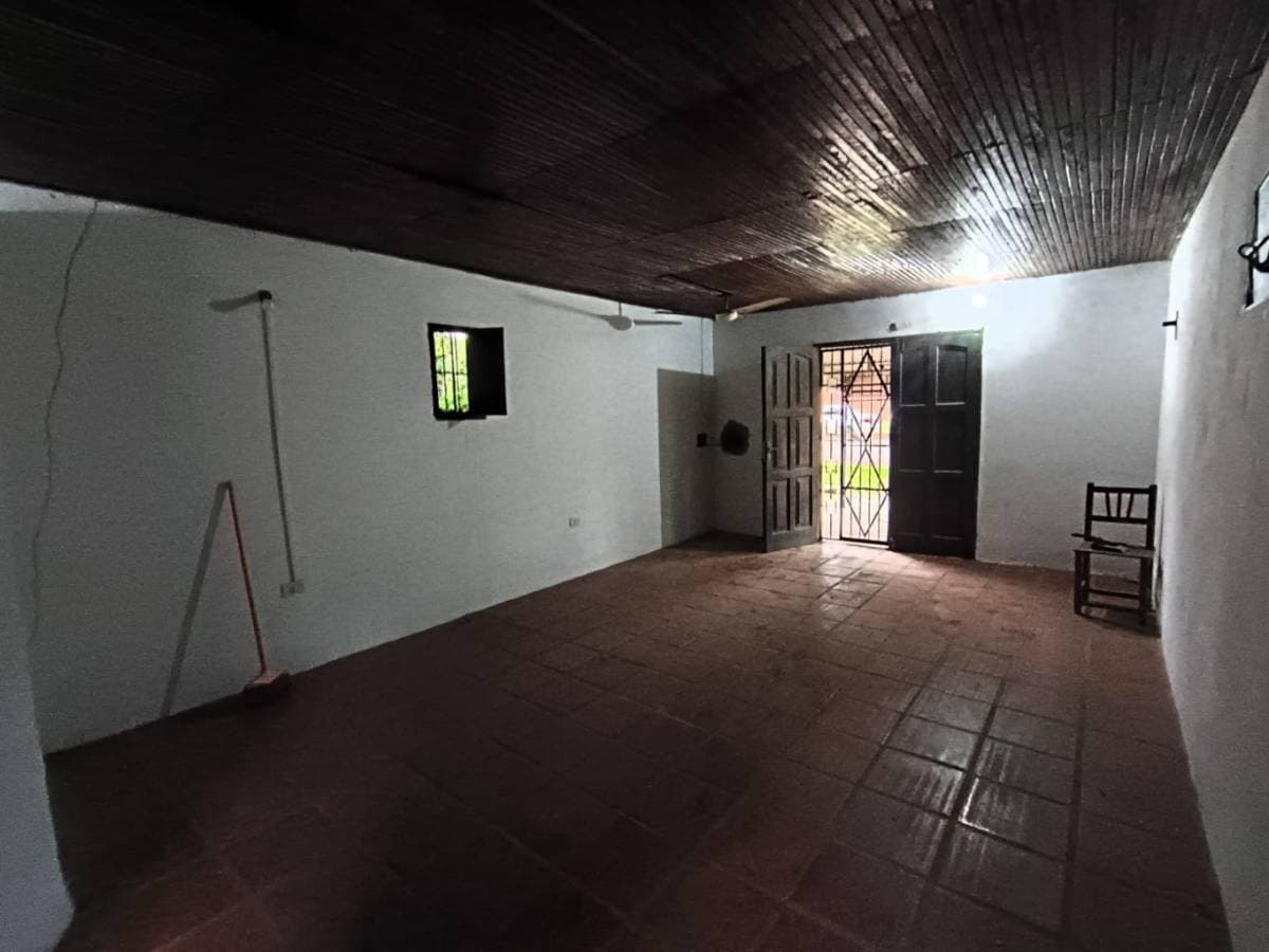 Salón Comercial en Alquiler - Avda. Defensores del Chaco, Lambaré
