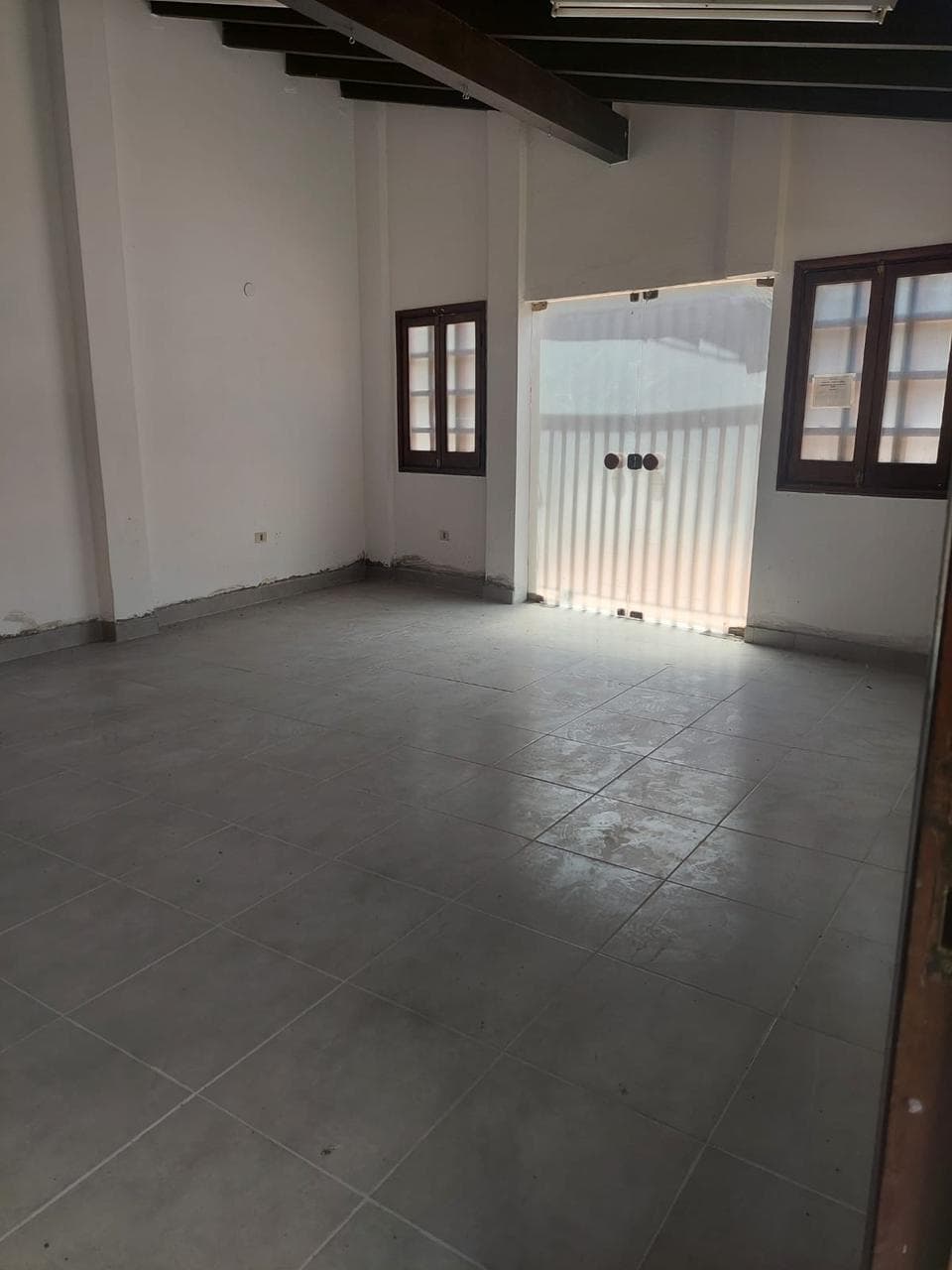 Alquilo Oficina en Barrio Herrera – 3