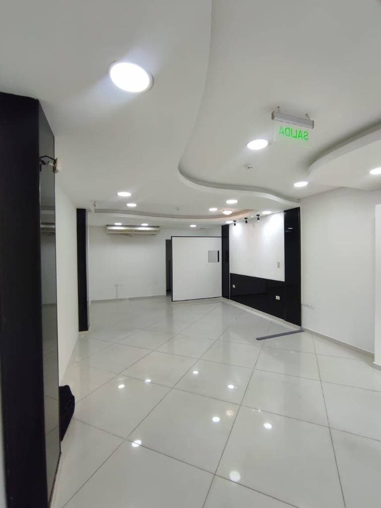 ALQUILO SALON COMERCIAL – 2