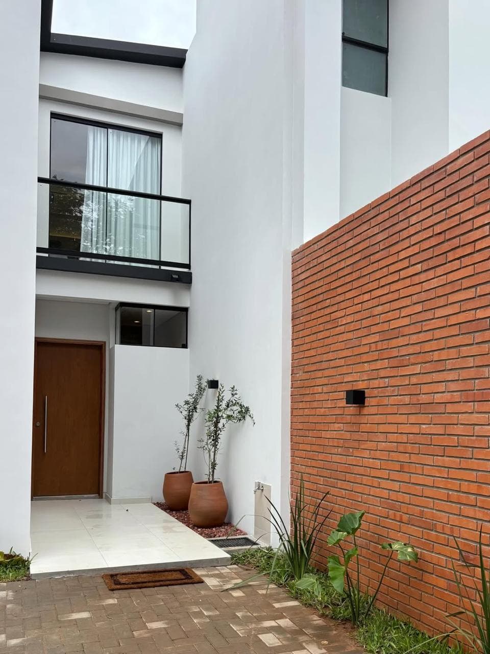 EN VENTA AMPLIO DÚPLEX A ESTRENAR EN LUQUE LOMA MERLO – 3