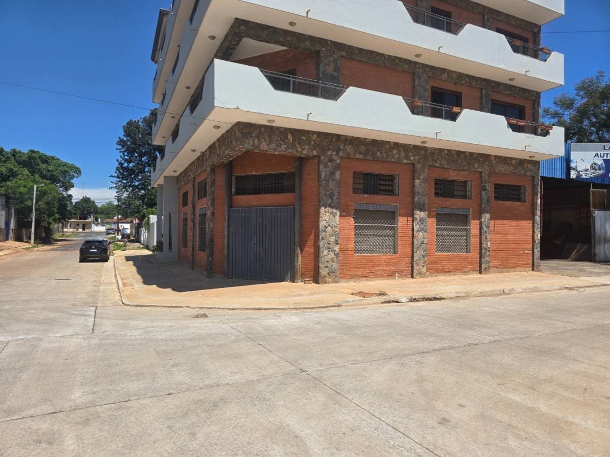 ALQUILO AMPLIO LOCAL COMERCIAL EN ASUNCION