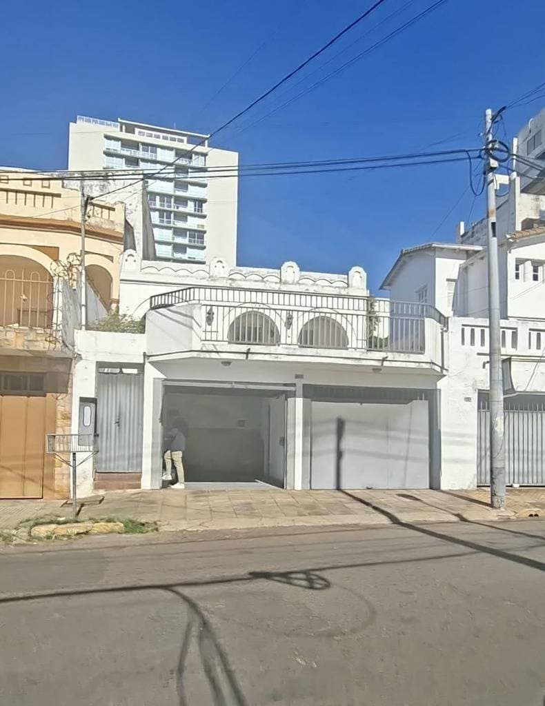 CASA EN ALQUILER CON 2 COCHERAS | IDEAL PARA OFICINA
