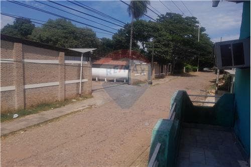 Vendo Casa de 2 Niveles con Piscina - Villa Elisa – 3