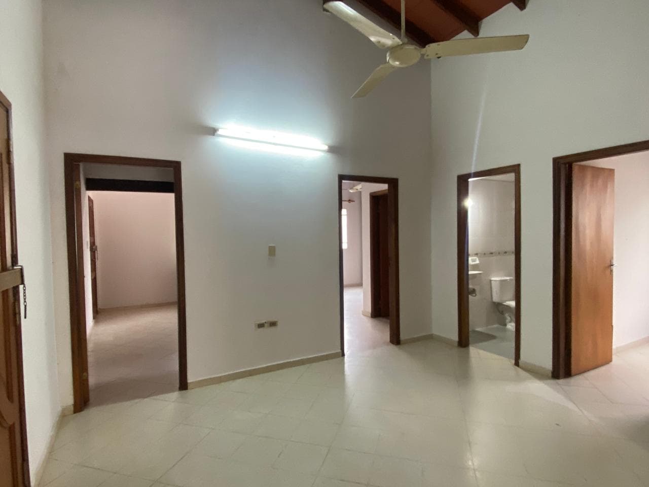 Vendo Casa De Seis Dormitorios En Mariano Roque Alonso – 3