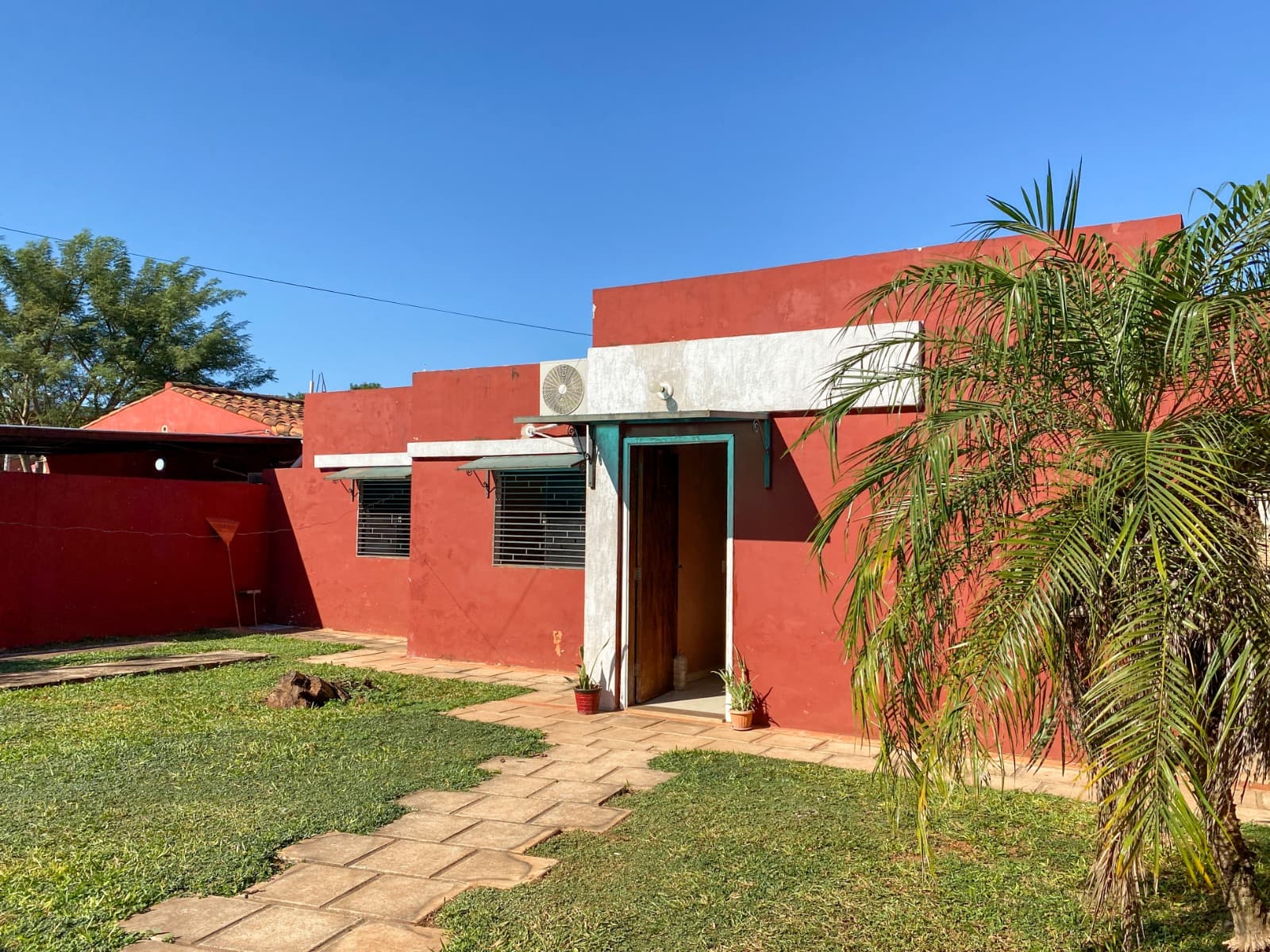 VENDO CASA EN LUQUE LAURELTY Z/ BRITEZ BORGES – 2