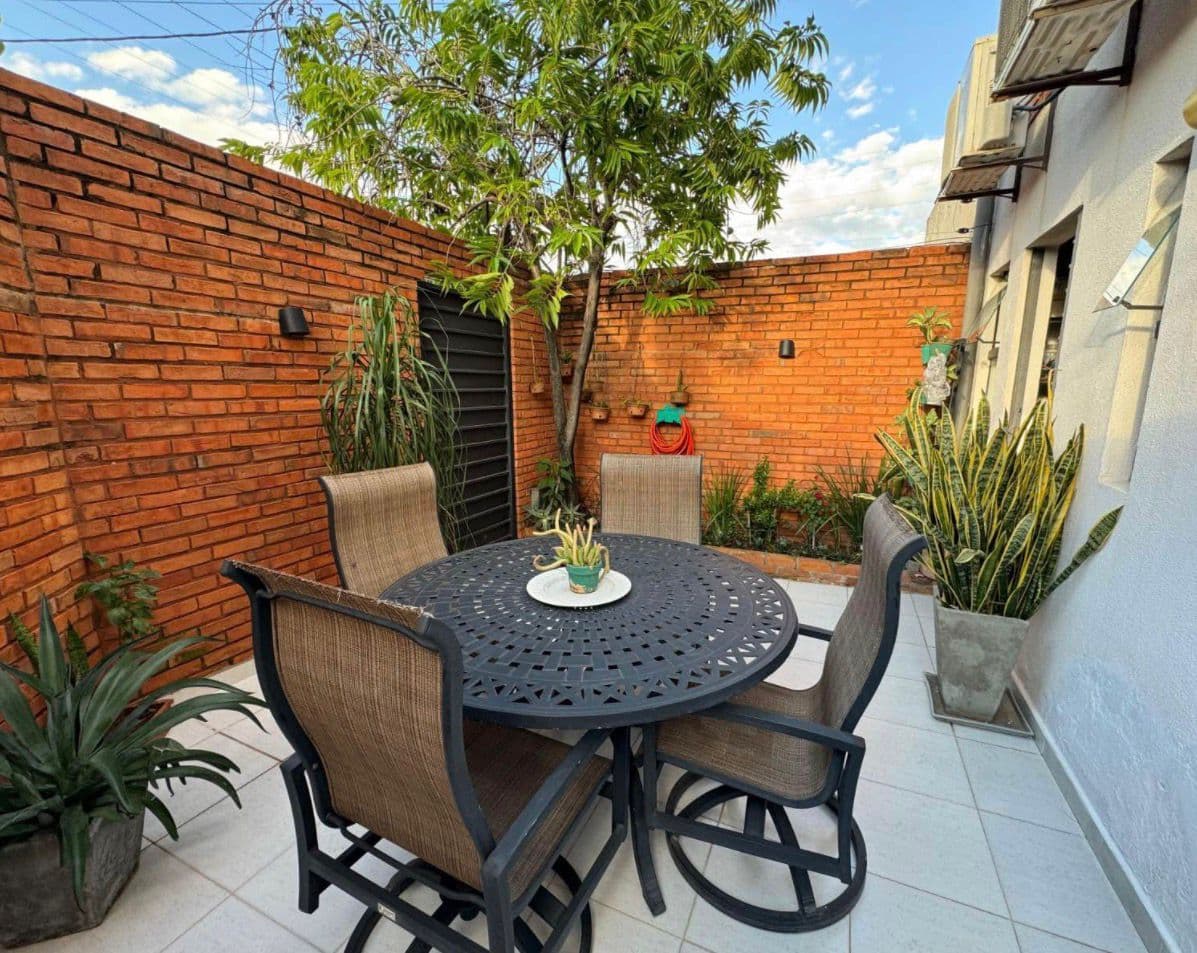 Vendo duplex en esquina en Ycua Sati
