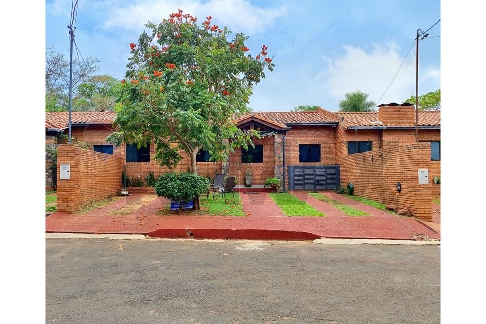 CASA EN ALQUILER - LUQUE
