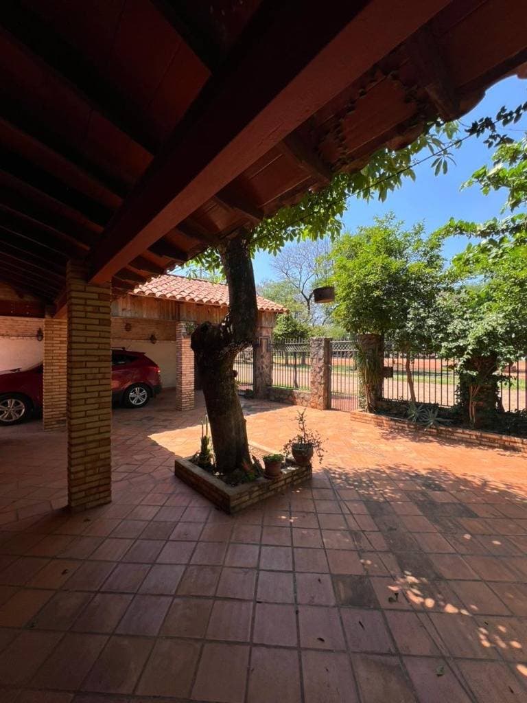 EN VENTA CASA DE TRES HABITACIONES EN LUQUE (A REMODELAR) – 2