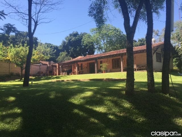 VENDO AMPLIO TERRENO EN LUQUE