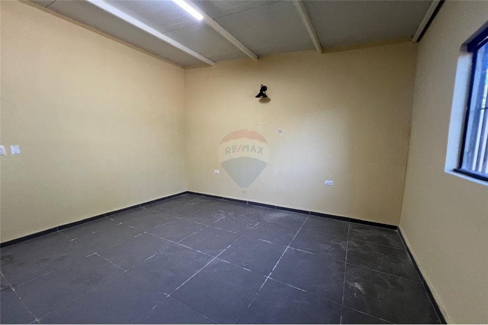 Chalet - Venta - San Lorenzo, invierte en un hogar cómodo! – 2