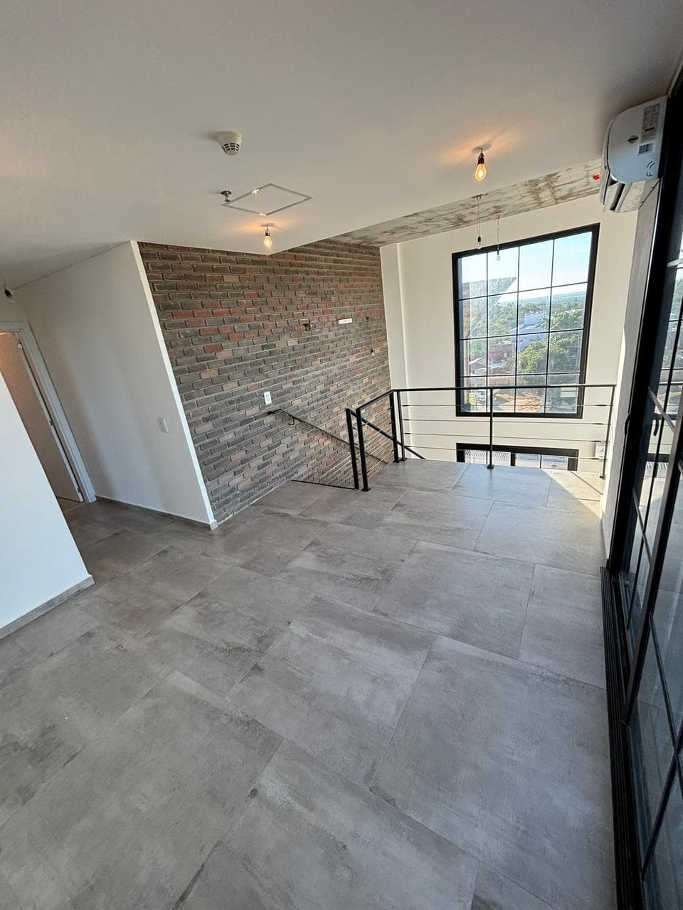 MBURUCUYA, EN VENTA DEPTO DE 2 DORMITORIOS EN SUITE, A ESTRENAR, TIPO DUPLEX. – 2