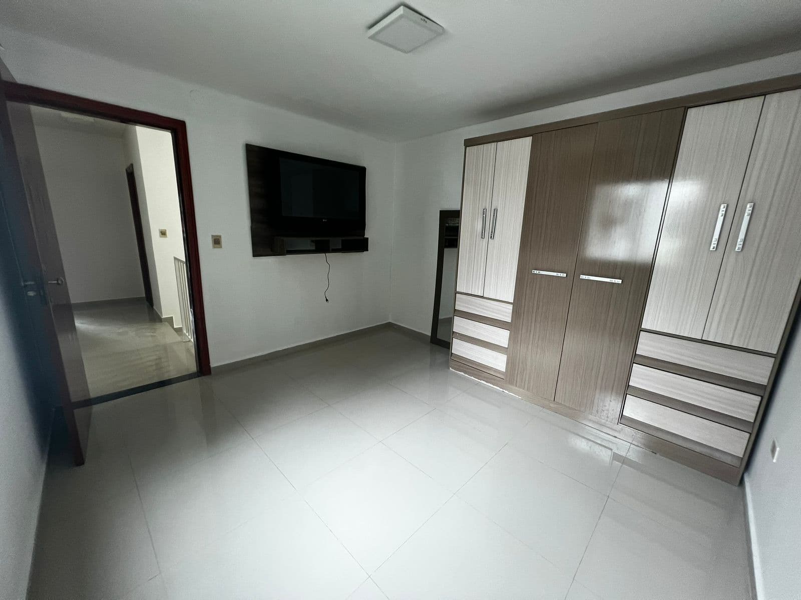 ALQUILO DUPLEX EN VILLA BANCARIA AMOBLADO!! – 2