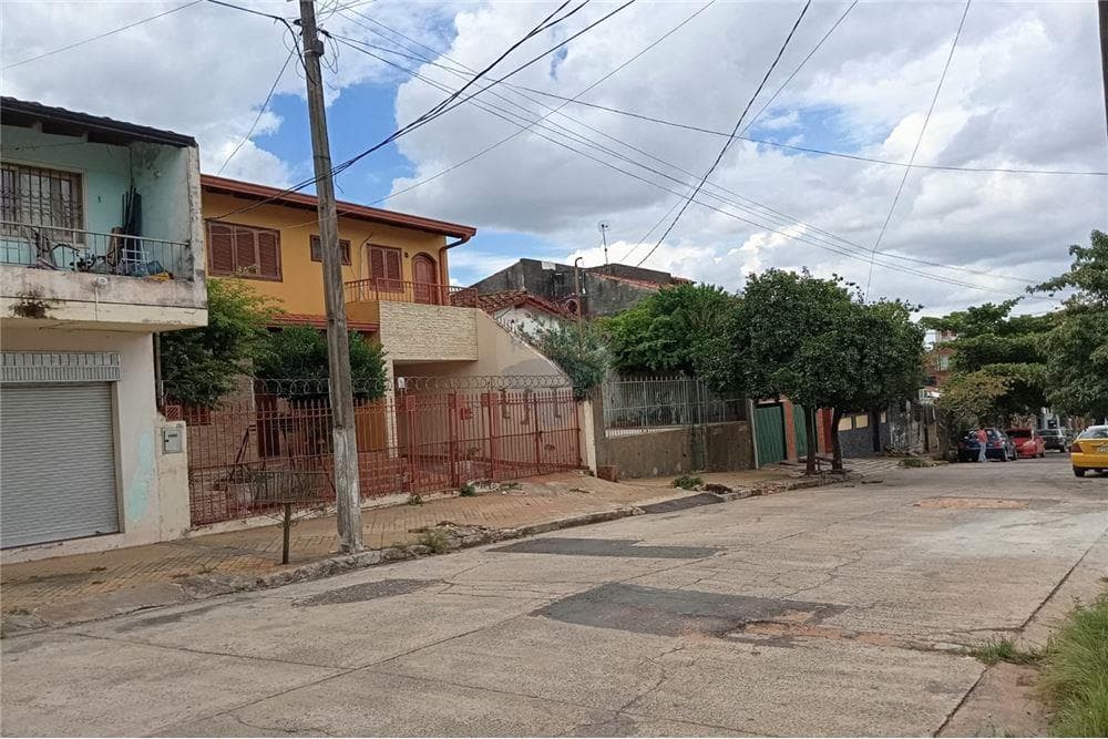 VENDO CASA EN SAJONIA ZONA PALACIO DE JUSTICIA – 2