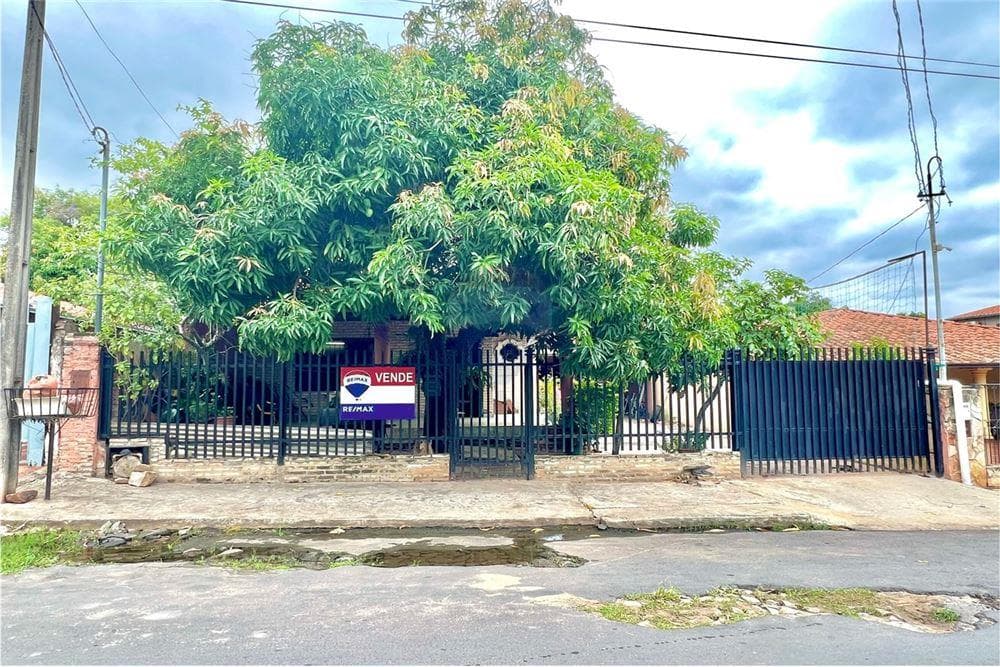 CASA A REFACCIONAR EN LUQUE ZONA CONMEBOL