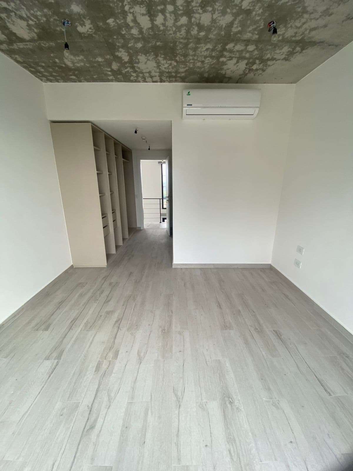 Alquilo Departamento De 2 Dormitorios En Suite- Grand Chelsea – 3