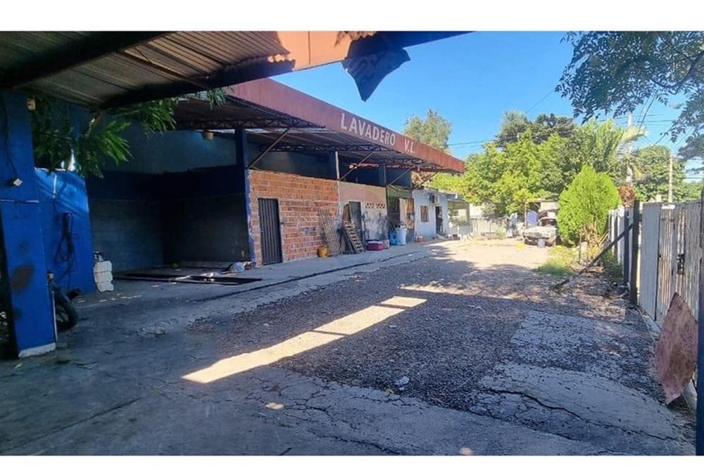 Terreno Esquinero en San Vicente – 444 m² – 2