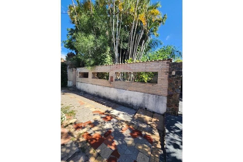 VENDO PROPIEDAD ZONA CASA RICA LOS LAURELES ASUNCION