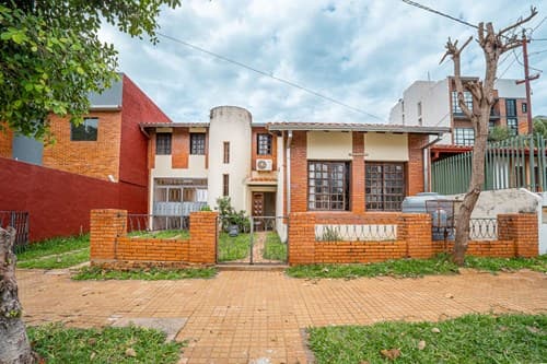 vendo coqueta casa en mburucuya