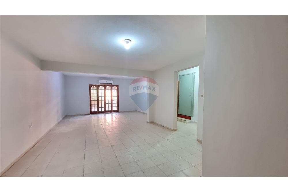 CASA DE 4 DORMITORIOS EN LAMBARÉ - ALQUILER – 2