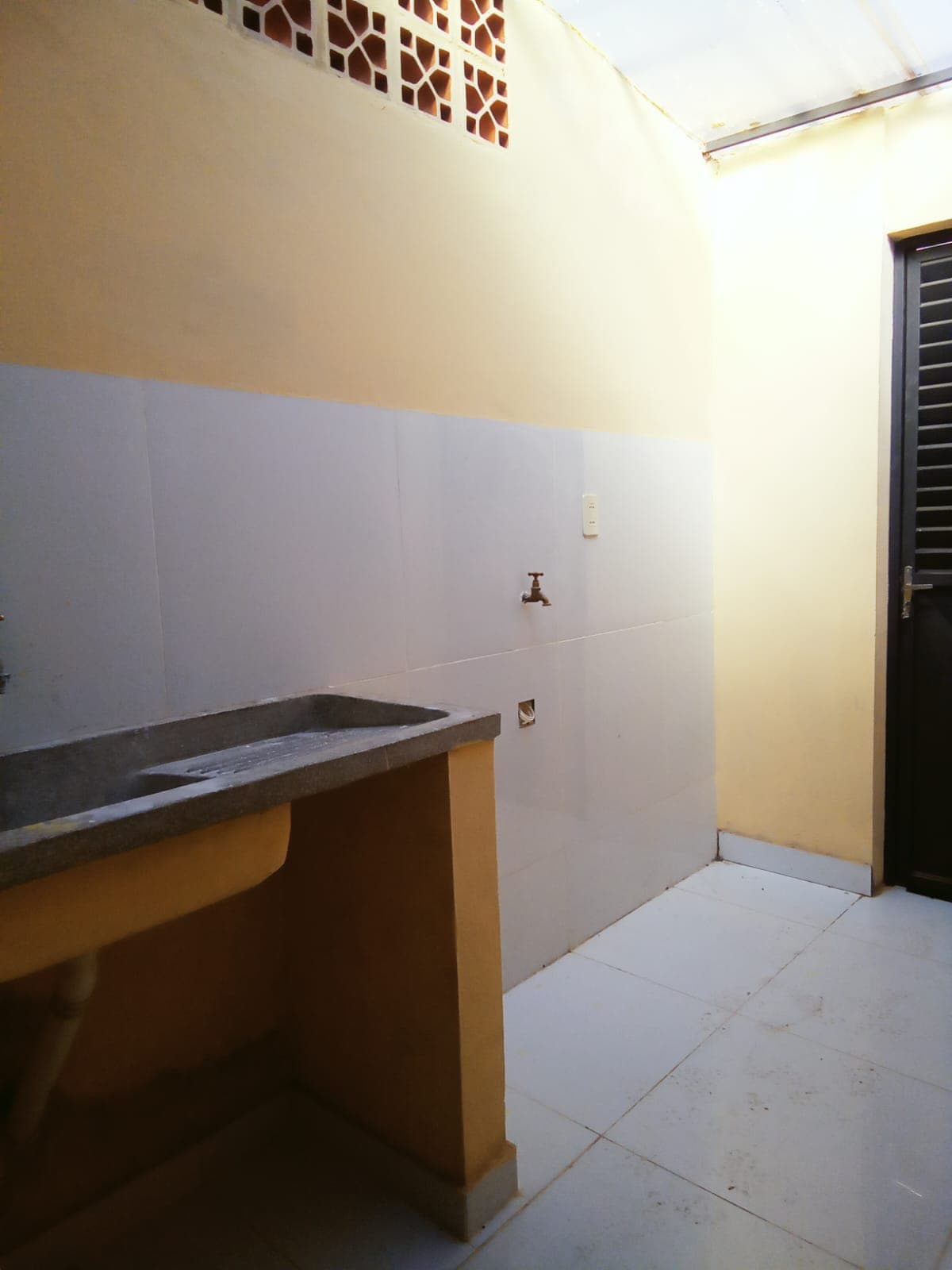 ALQUILO CASA EN LAMBARE ZONA SUPER 6 LAMBARÉ – 2