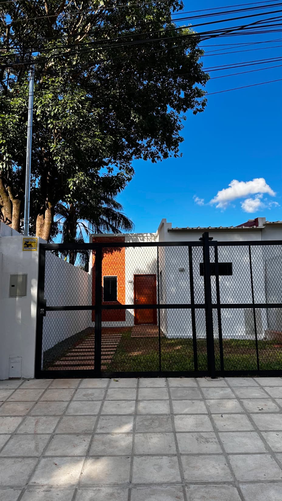 CASA DE 3 DORMITORIOS EN SAN LORENZO – 2
