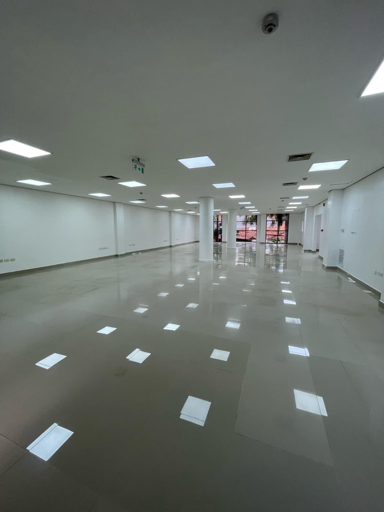ZONA SHOPPING DEL SOL EN ALQUILER OFICINA DE 305 M2