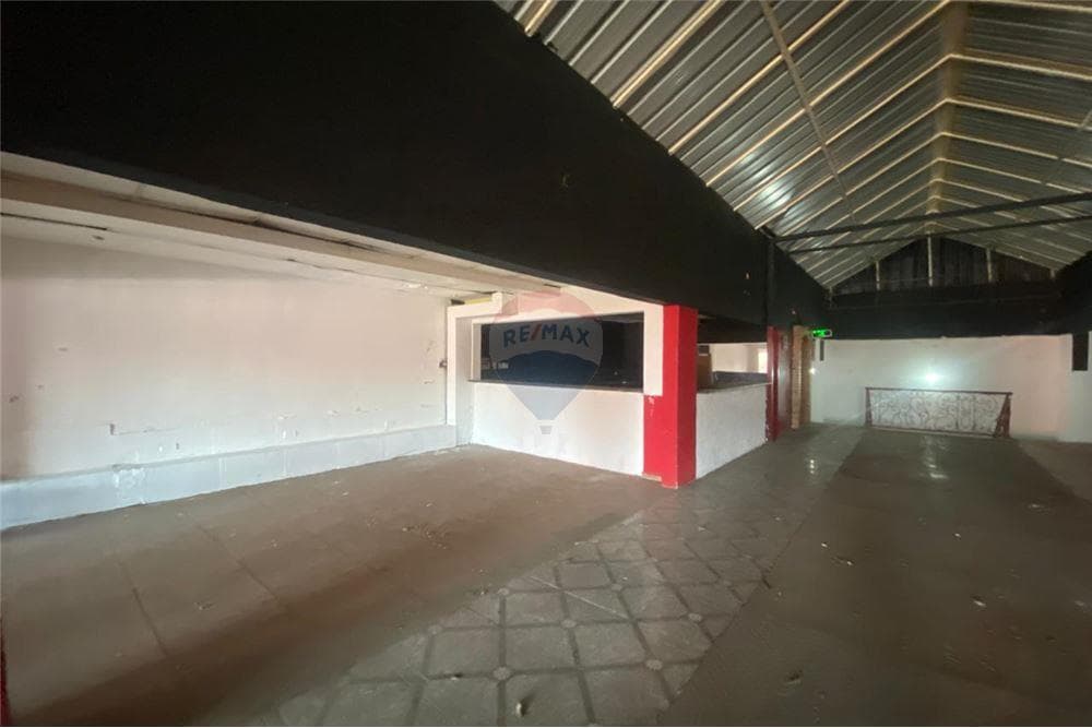 ALQUILO AMPLIO SALÓN COMERCIAL DE DOS PISOS EN FERNANDO DE LA MORA ZONA SUR – 3
