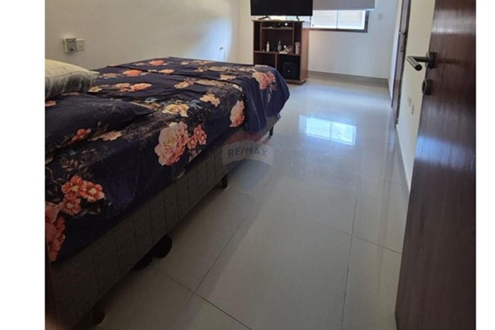 Alquilo amplia casa con piscina en San Lorenzo – 3