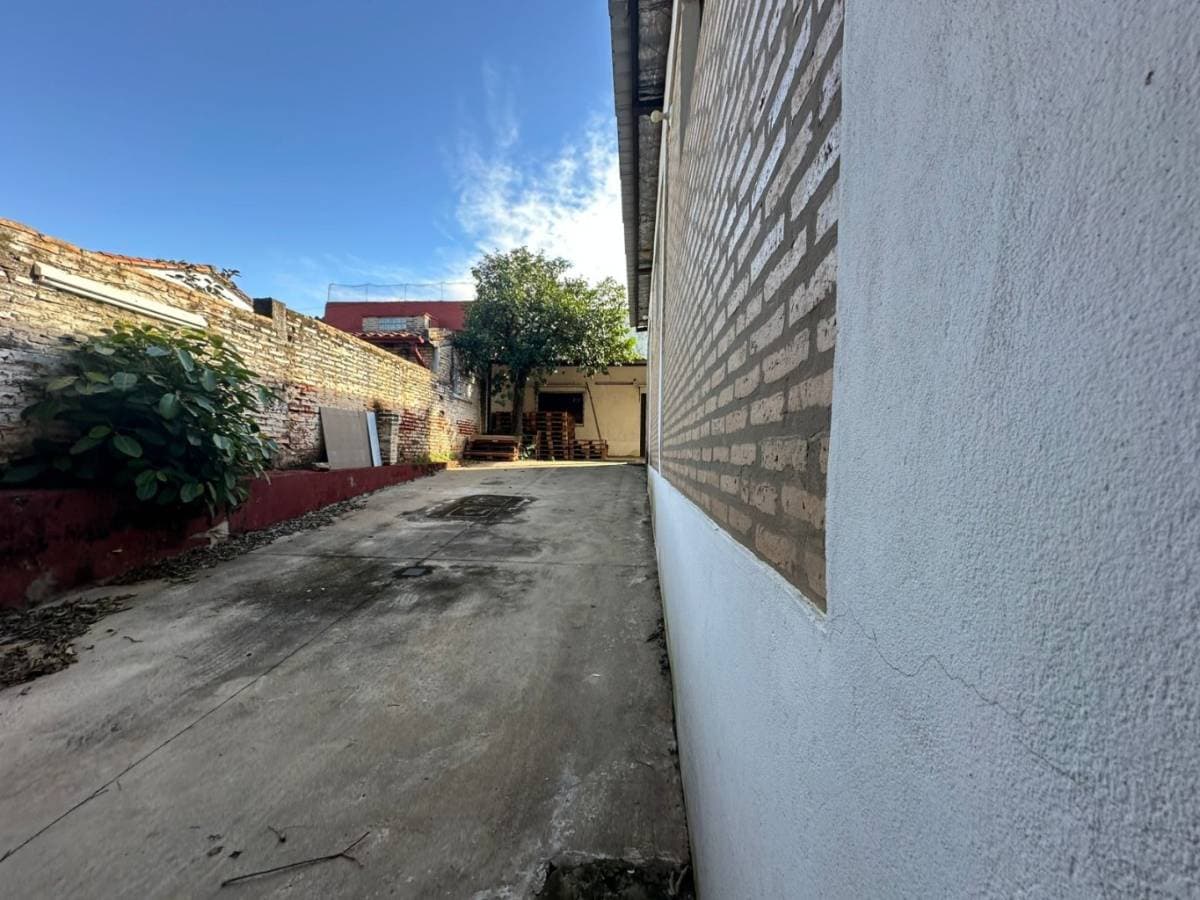 En venta Terreno con depósito y casa en Lambaré – 2