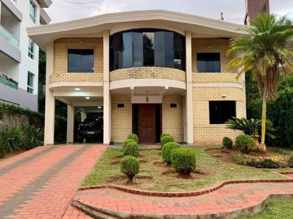 VENDO CASA EN PARANA COUNTRY CLUB