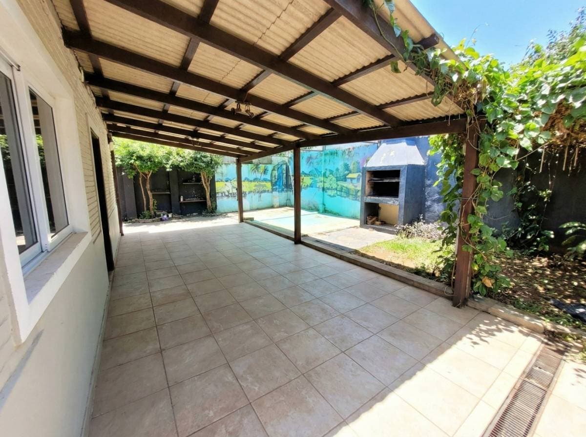 Vendo propiedad en Villa Adela Luque (Z/ Supermercado Los Jardines) – 2