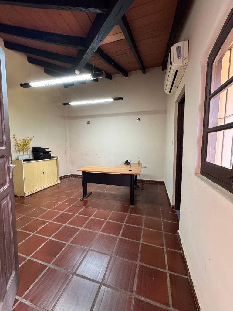 ALQUILO CASA PARA OFICINA EN BARRIO HERRERA – 3
