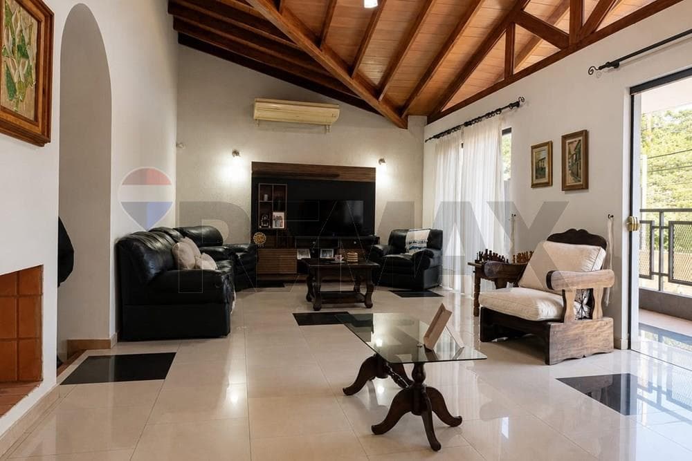 RESIDENTE EN VENTA EN SAN VICENTE – 2