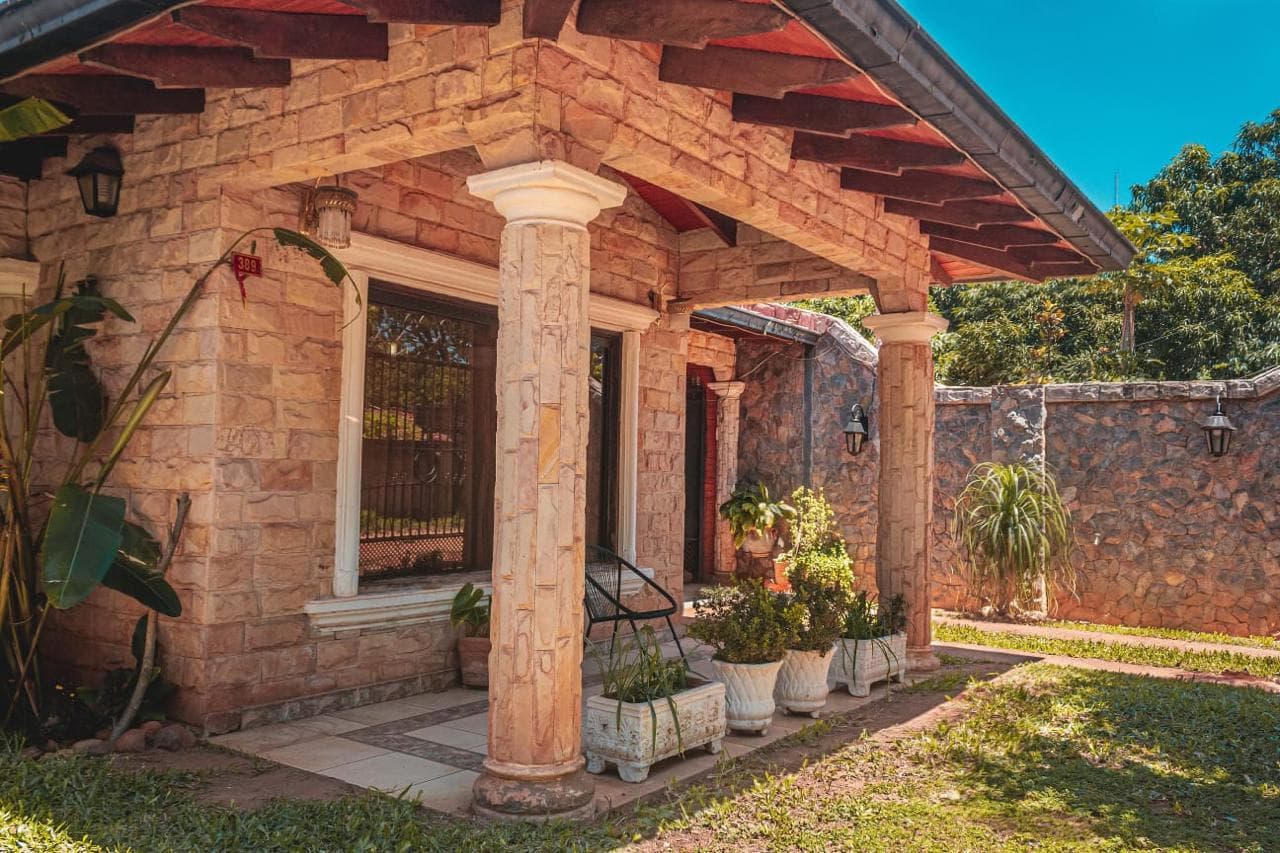A LA VENTA HERMOSA CASA EN MRA – 3