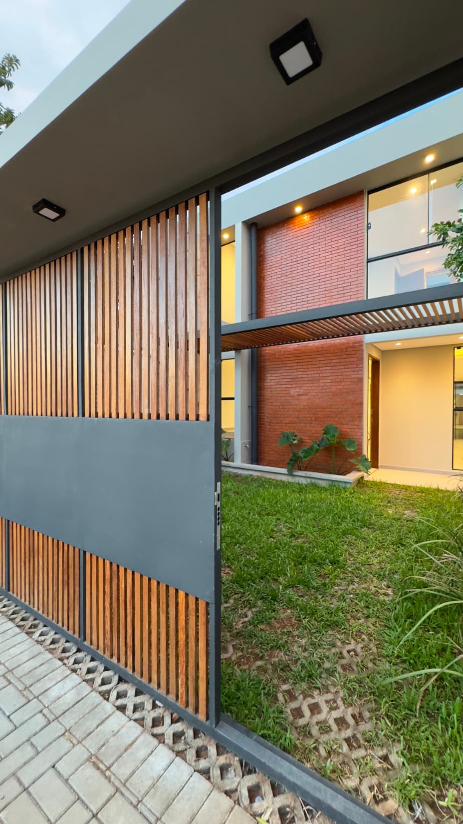 DUPLEX EN VENTA BARRIO VILLA ADELA LUQUE