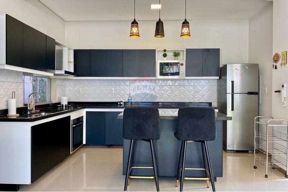 MODERNA CASA SEMI AMOBLADA EN ALQUILER - LUQUE – 2