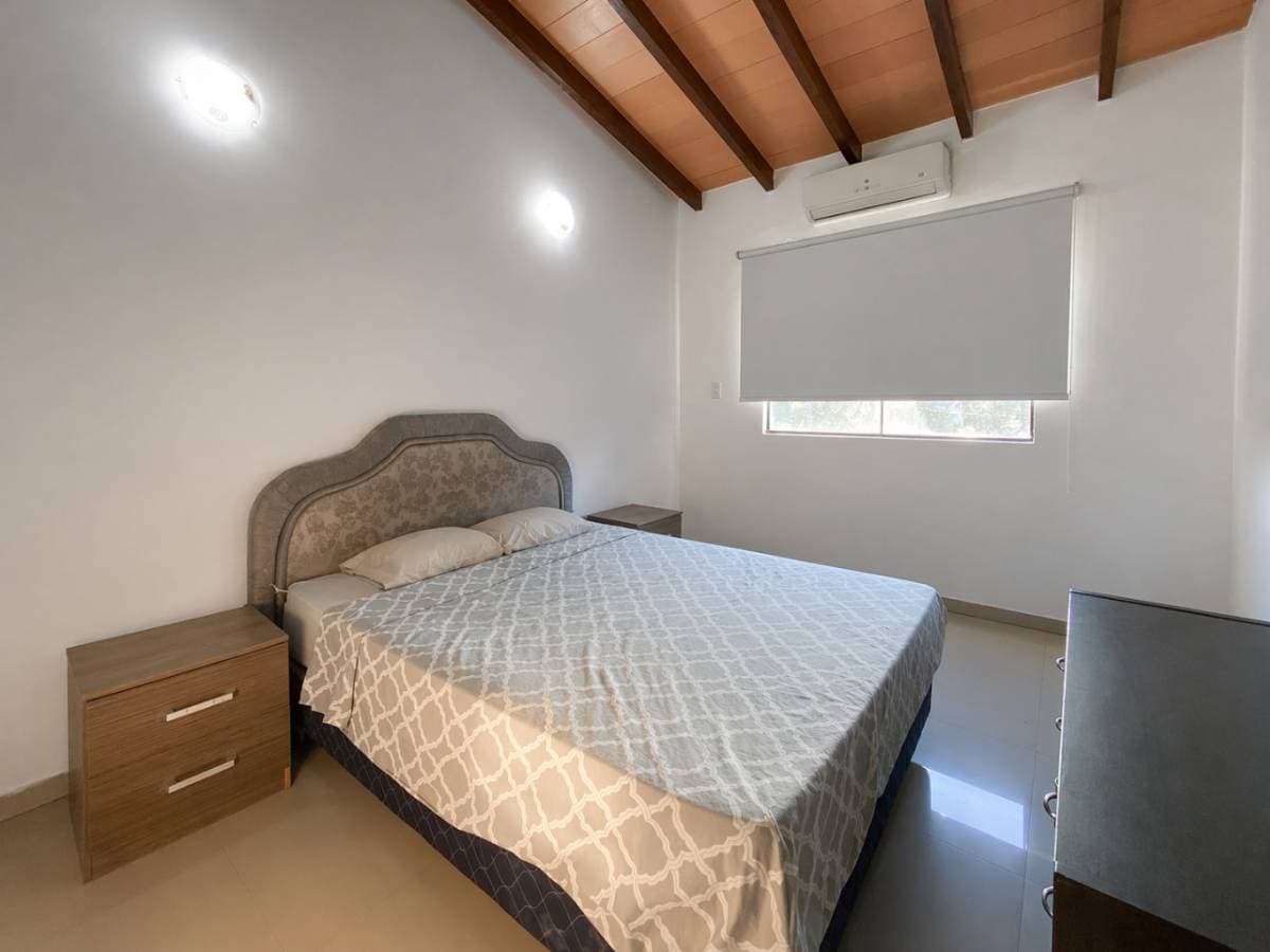 ALQUILO CASA AMOBLADA EN LAURELTY LUQUE – 2