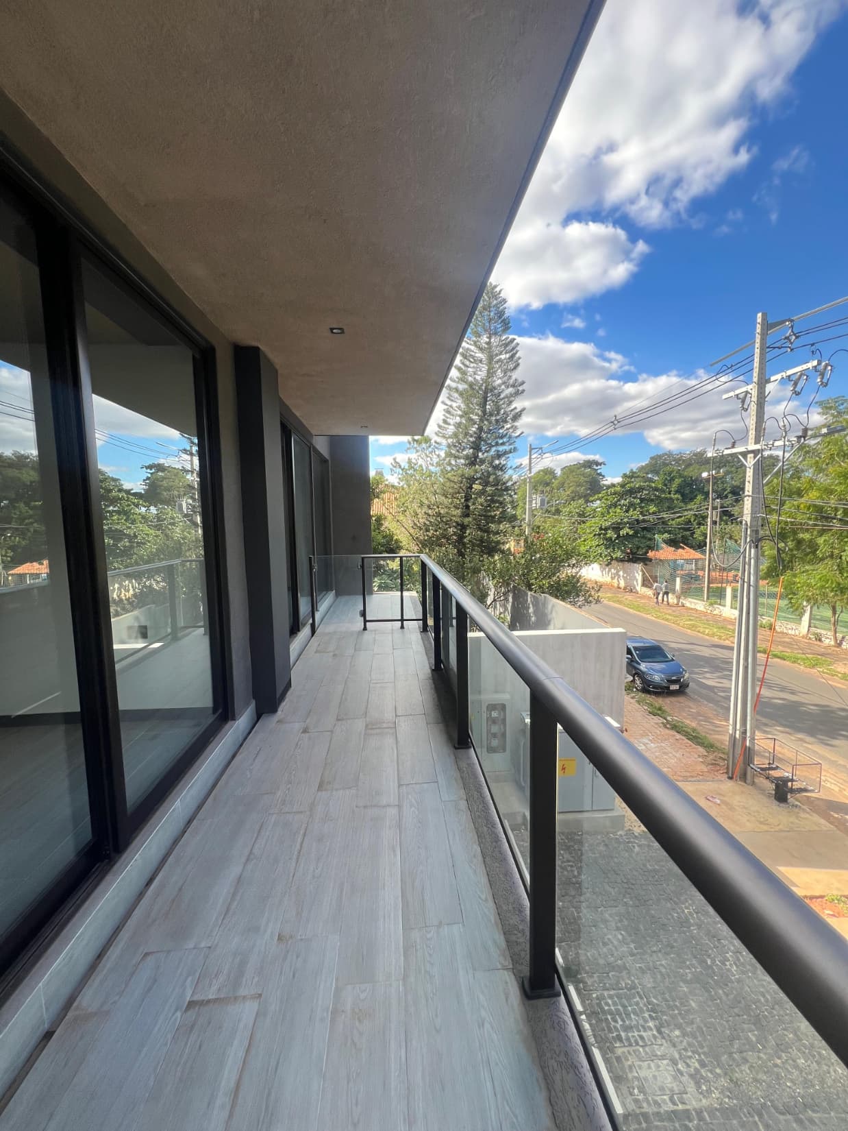 Amplio Departamento De 2 Dormitorios En Alquiler O Venta En Herrera. – 2