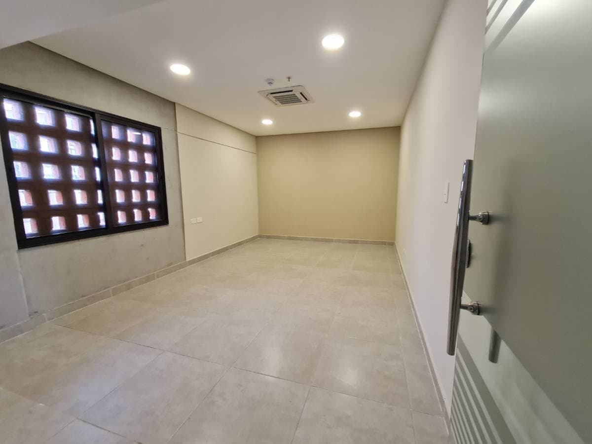 OFICINA EN 6TO PISO, EN PLENO CORAZON DE LAS MERCEDES – 3